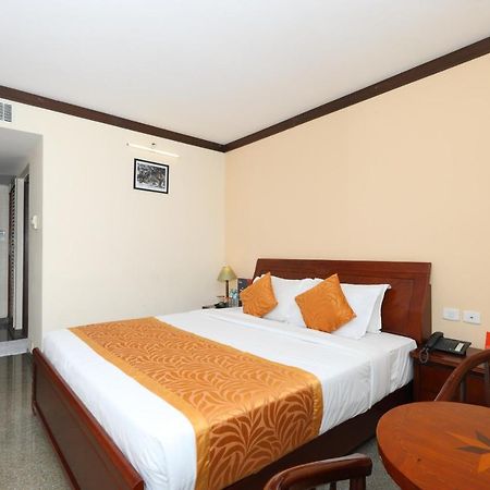 Oyo 15925 Tommaso Hotels And Resorts Sriperumbudur Exterior foto