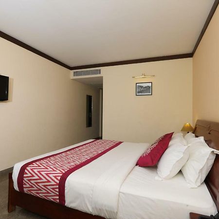 Oyo 15925 Tommaso Hotels And Resorts Sriperumbudur Exterior foto